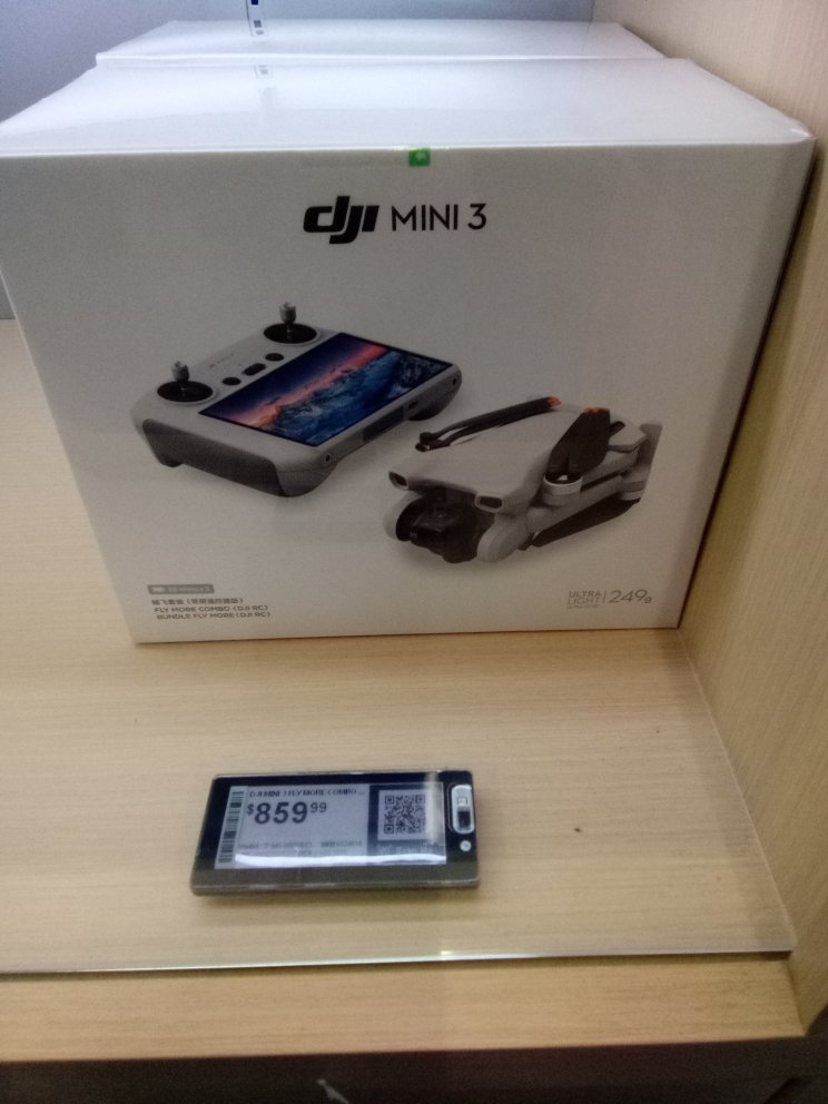 Lebuktatta a DJI Mini 3-at a Best Buy - 2. kép