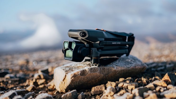 Megérkezett a hármas kamerarendszerrel szerelt DJI Mavic 3 Pro - 3. kép
