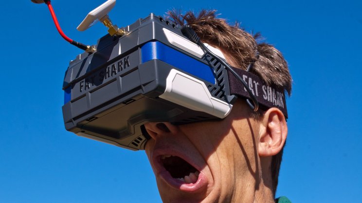 Az FPV VR-ban áll-leejtően beszippantó élmény tud lenni.