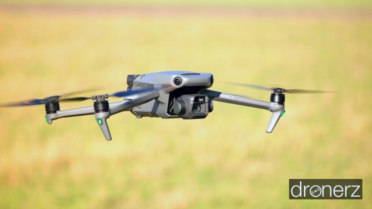 Megbízhatóság, komoly megjelenés és vicces árcédula jellemzi a DJI Mavic 3-at