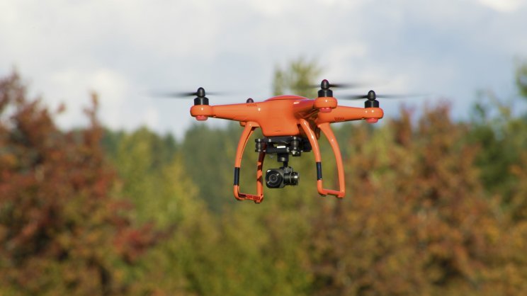 Az X-Star Premium már küllemében is hajaz a Phantom 4-re