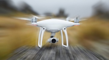 A felhasználók visszajelzéseire kíváncsi a DJI a Phantom 4 V2.0 Pro kapcsán