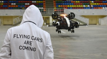 A Hover cég is bemutatta a dróntaxi-szerű gyártmányát egy videó formájában