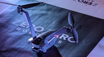 Friss képeken a V-Coptr Falcon hobbidrón, ami különleges kialakítással és 50 perces akkuidővel jön