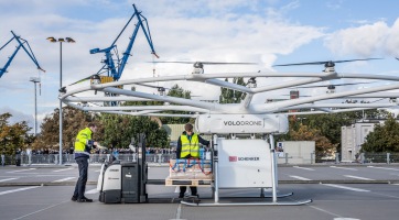 Sikerült: megtörtént a VoloDrone dróntaxi első bemutató repülése!
