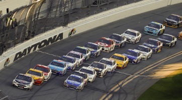 Lélegzetelállító FPV drónos snittek jöttek a Daytona 500 NASCAR-futamról