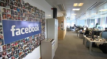 Mesterséges intelligenciával felruházott drónnal kísérletezik a Facebook