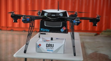 A Flirtey vállalat új szabadalma egy szinttel magasabbra helyezheti a drónos kiszállításokat